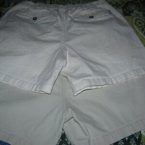 PAIR OF WOMENS SHORT - BEIGE AND WHITE - SIZE 32 - ELASTIC WAIST